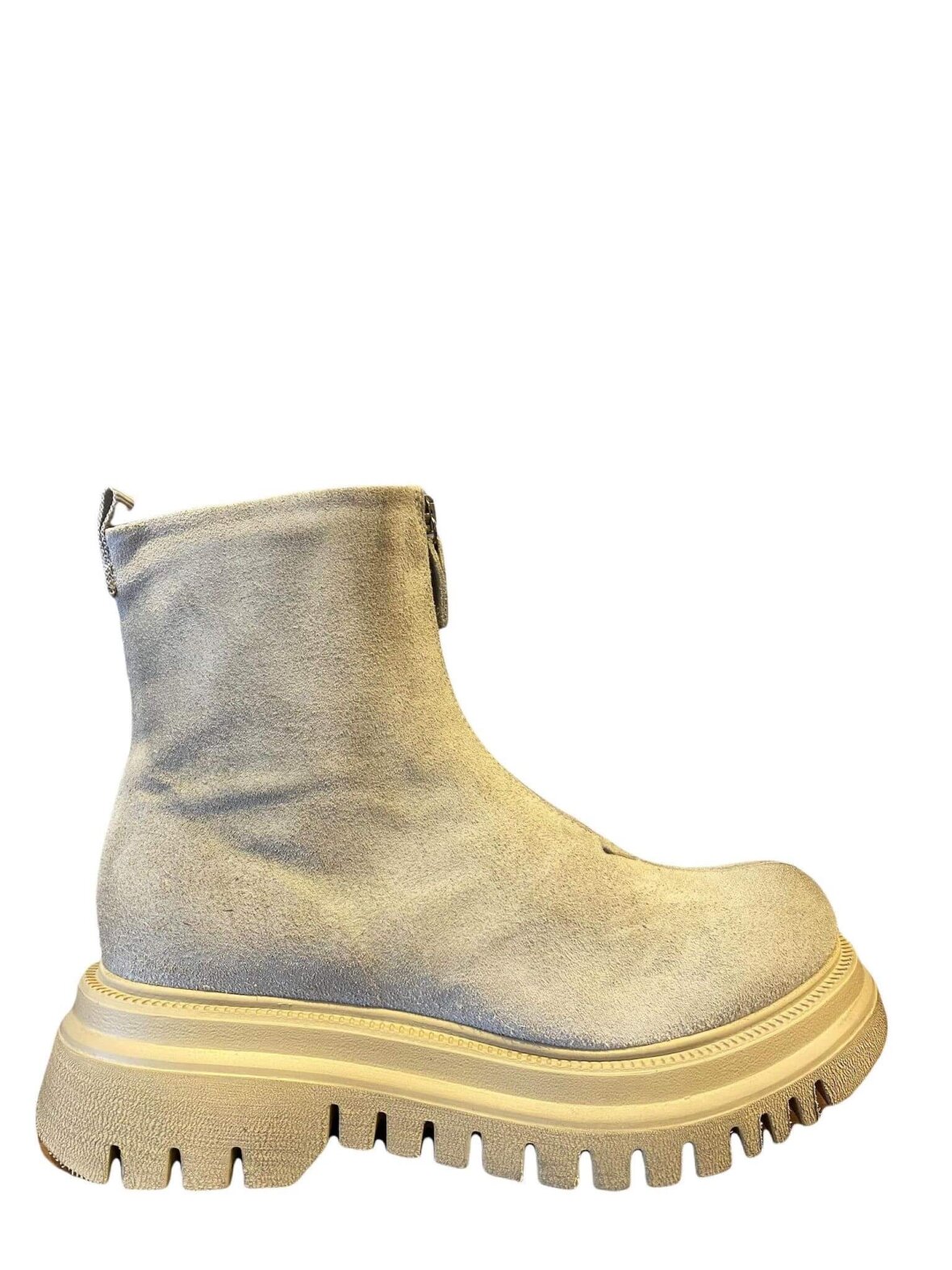 Korte støvler fra Lofina i London Sand farvet ruskind kan købes Helle M i Ve