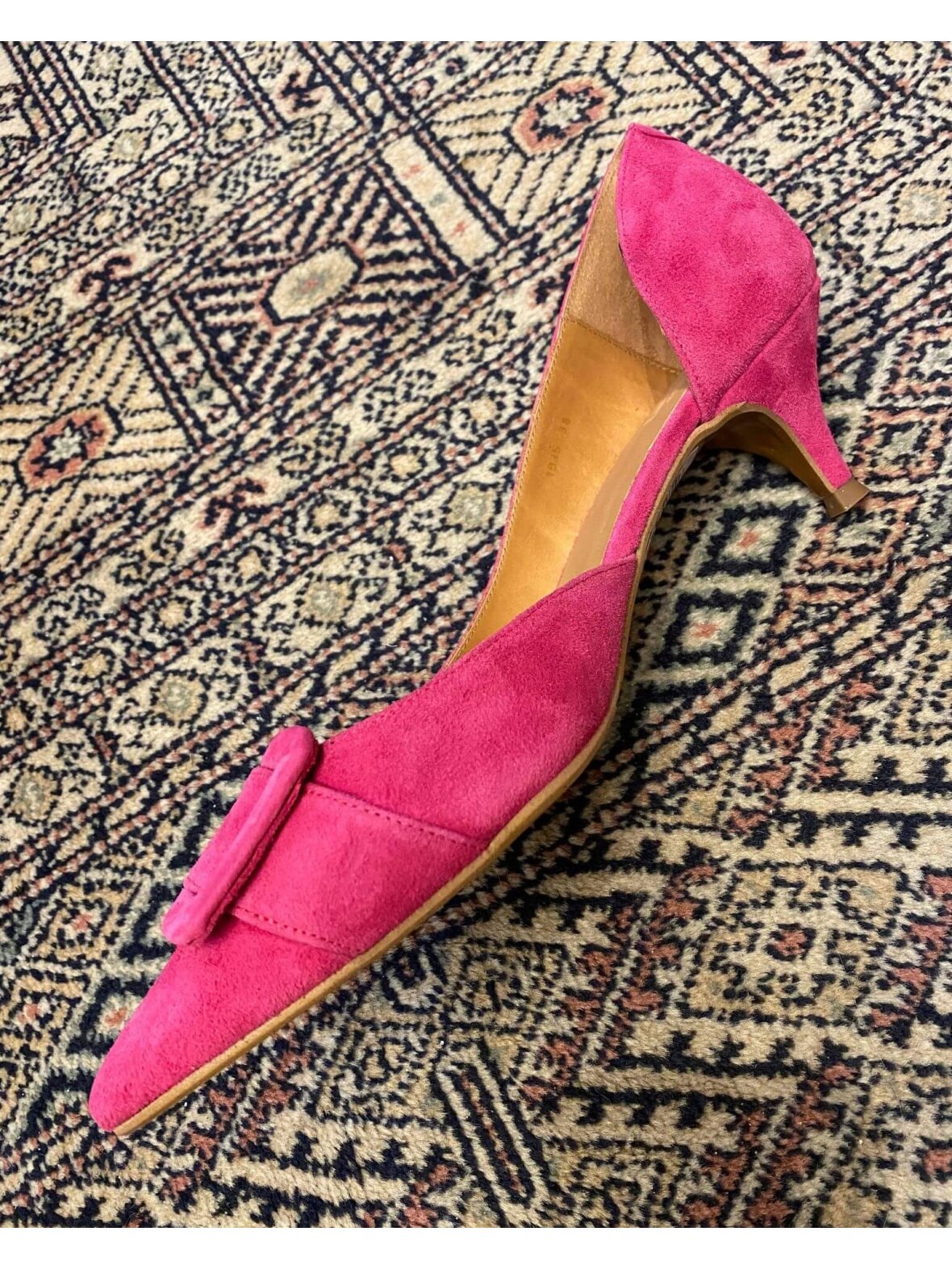 Køb pumps Billi Bi i pink ruskind hos Helle Vejle.