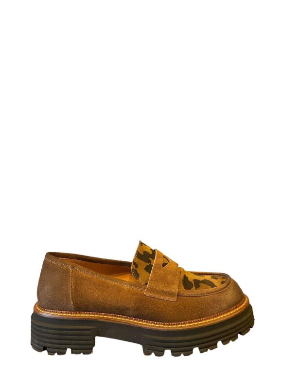MAT:20 - Loafer